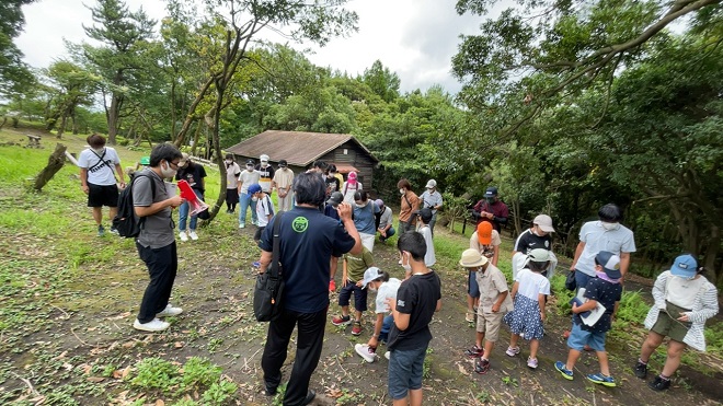 屋外観察会の様子