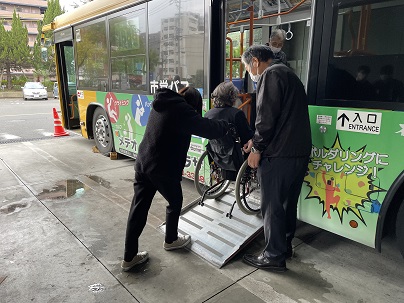 車椅子低床バス乗降体験