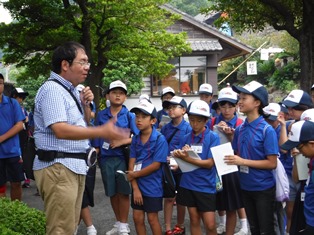 東川氏