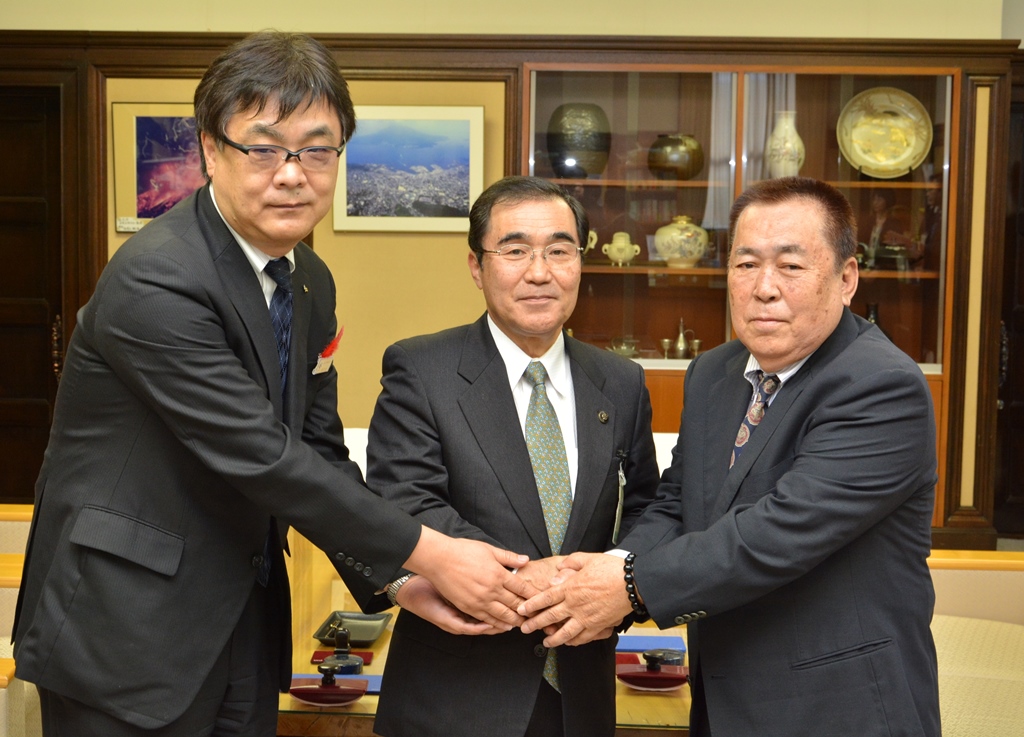 二幸食鳥との立地協定式