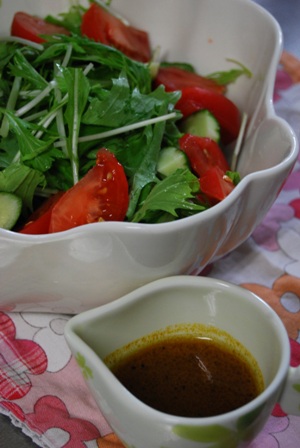 カレードレッシングの水菜サラダ