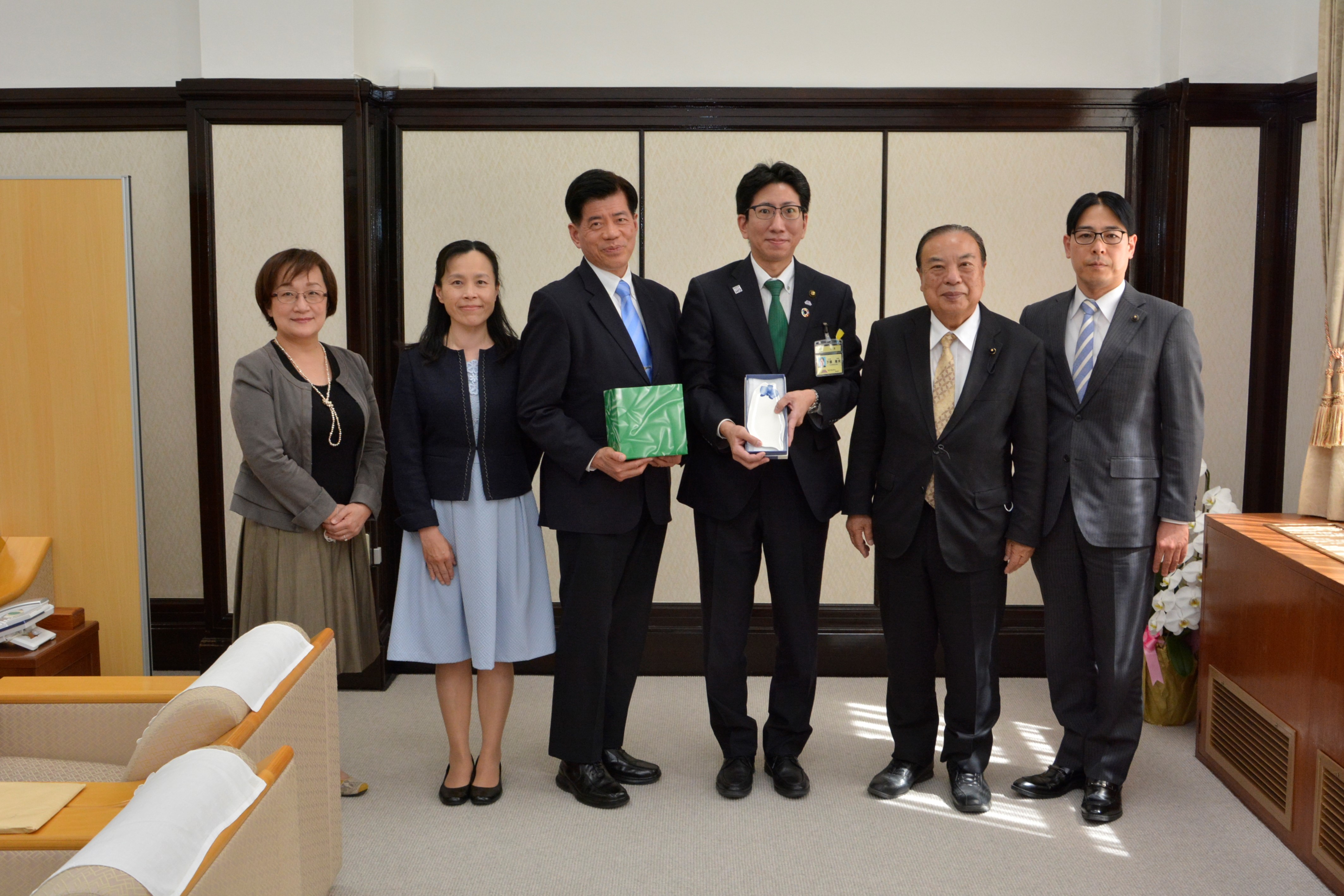 台北駐福岡経済文化弁事処処長の市長表敬訪問
