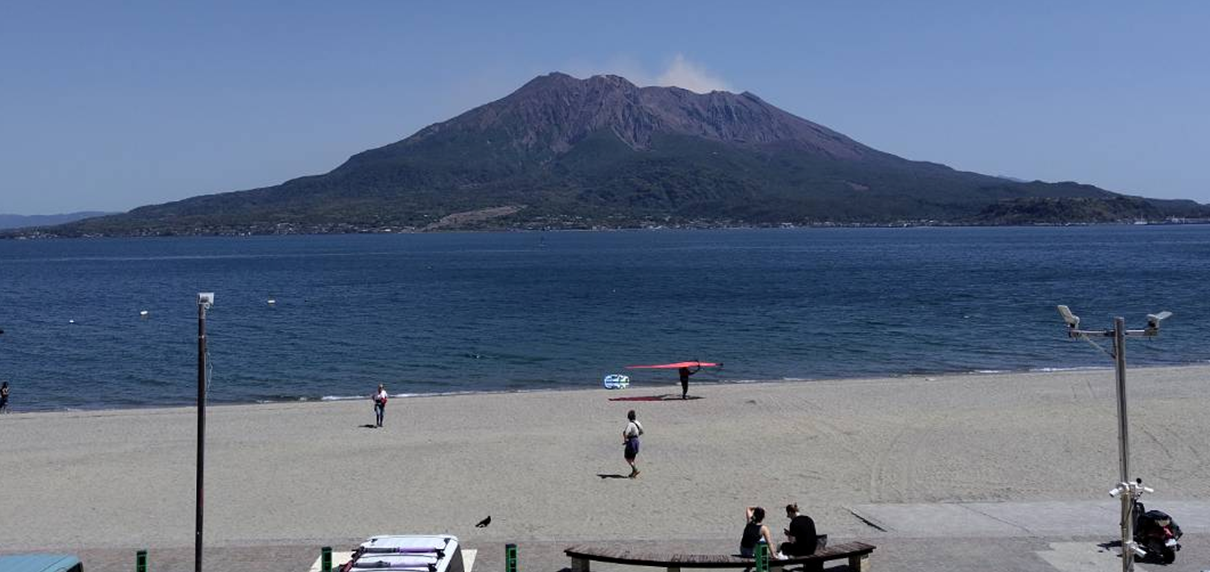 磯海水浴場から望む桜島