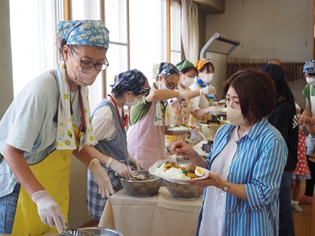 艸舎の子ども食堂の様子1