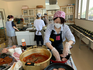 うすきこうようみんなの食堂(調理風景)