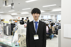 先輩職員からのメッセージ写真（事務）