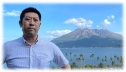 事務中堅